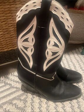 Billini Black and Cream Lace-Up Western Boots